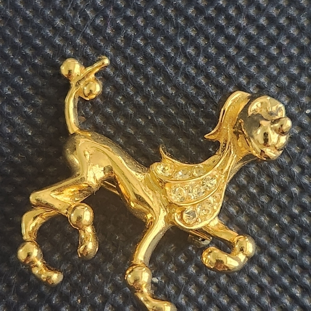 Vintage Pin/Brooch by CASTLECLIFF - Gold Tone DOG w/ RHINESTONES - 1 1/4 x 1 in
